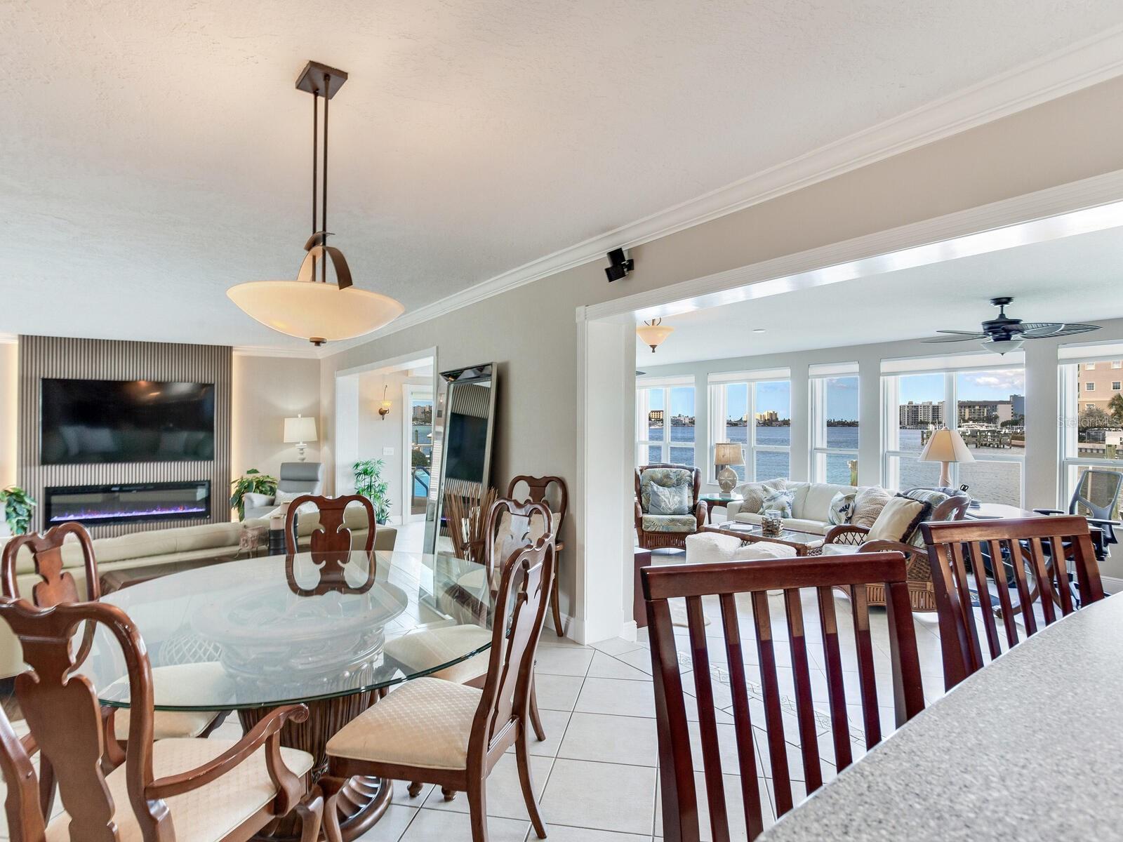 210 DOLPHIN PT #B — photo 33