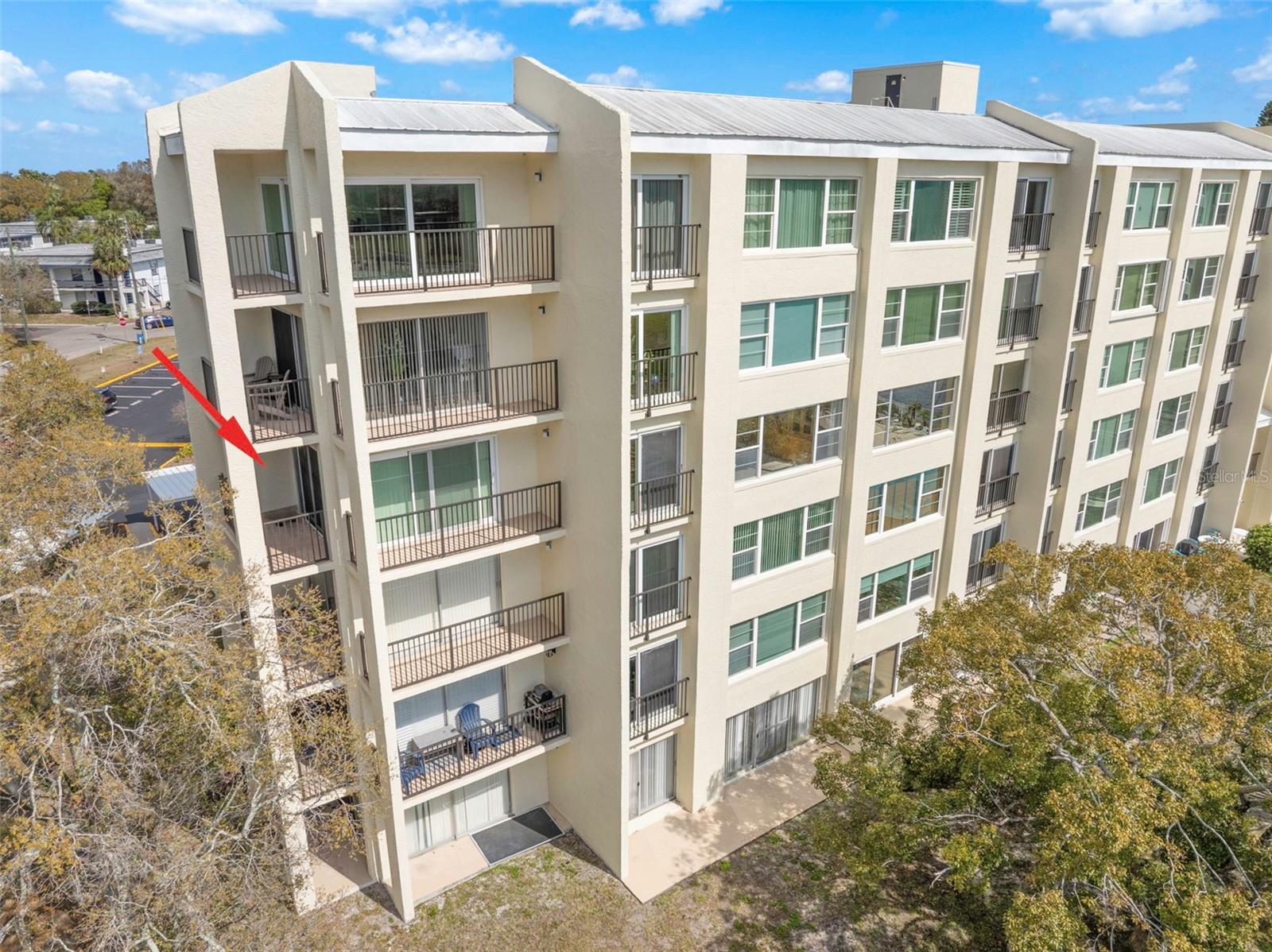 225 COUNTRY CLUB DR #F-1401 — photo 31
