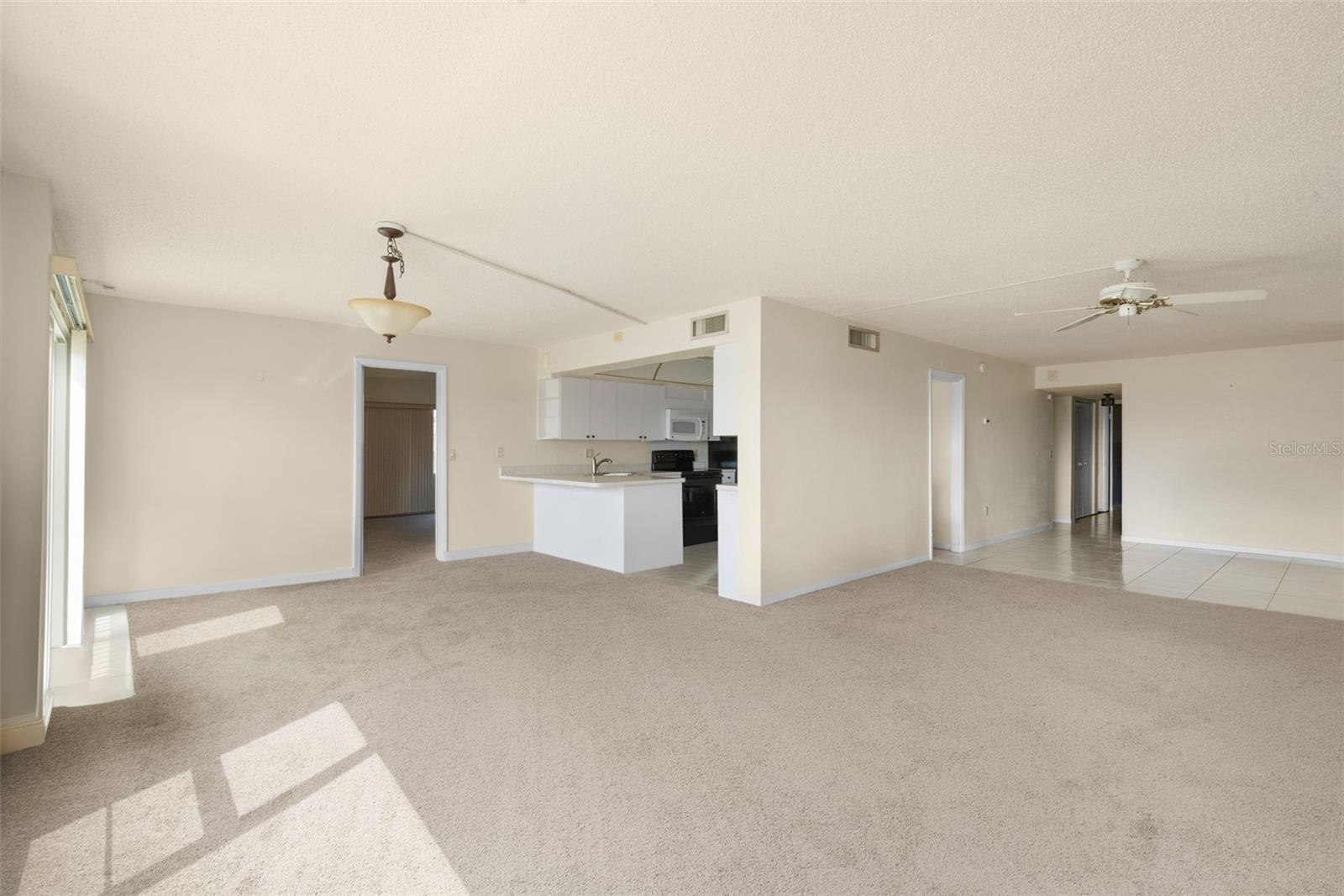 225 COUNTRY CLUB DR #F-1401 — photo 11