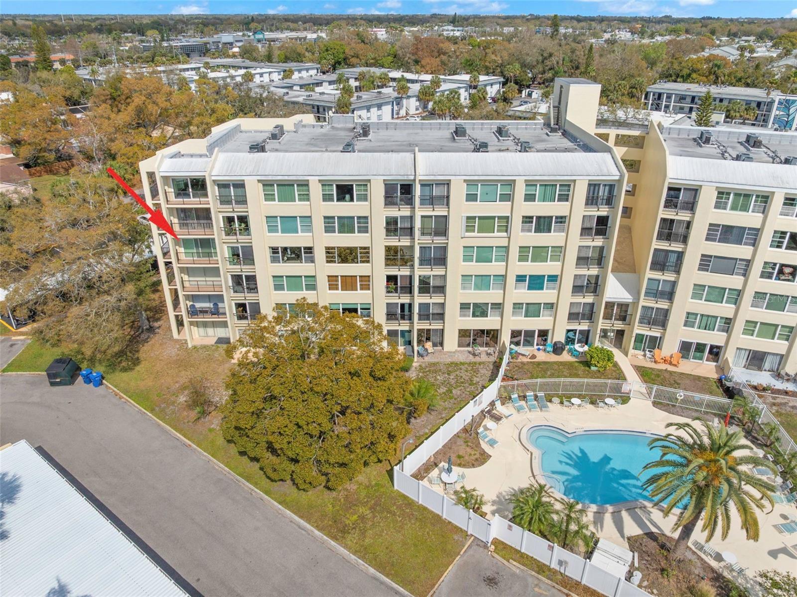 225 COUNTRY CLUB DR #F-1401 — photo 33