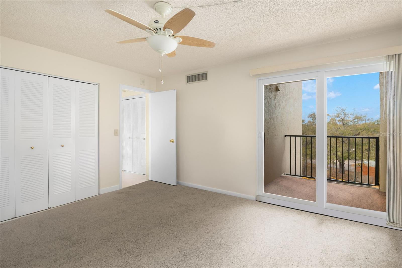 225 COUNTRY CLUB DR #F-1401 — photo 22