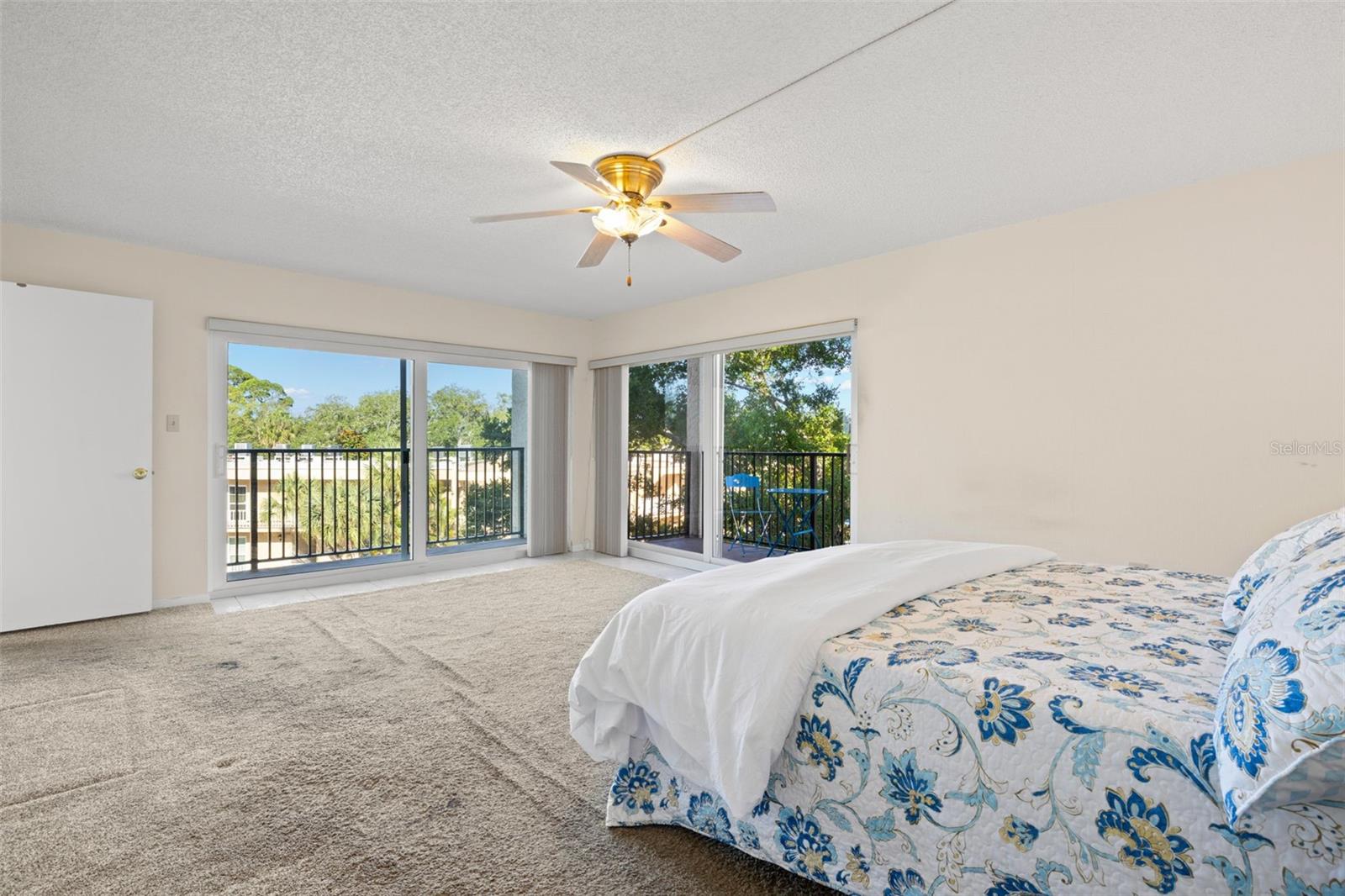 225 COUNTRY CLUB DR #F-1401 — photo 17
