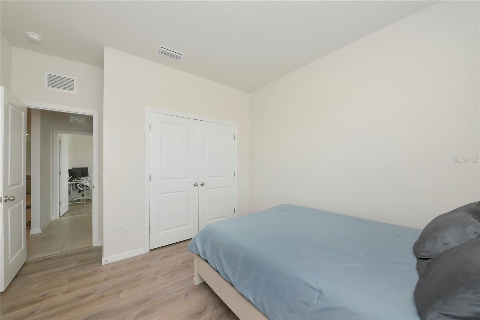 627 160TH ST E — photo 27