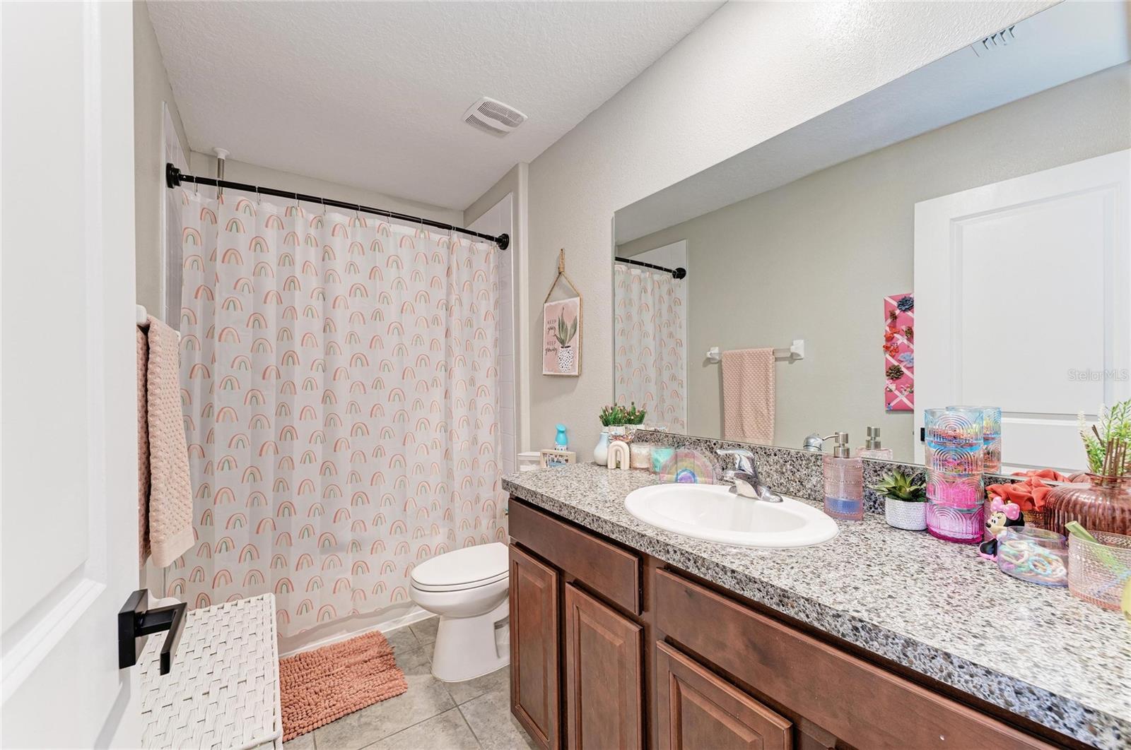 17112 YELLOW PINE ST — photo 32