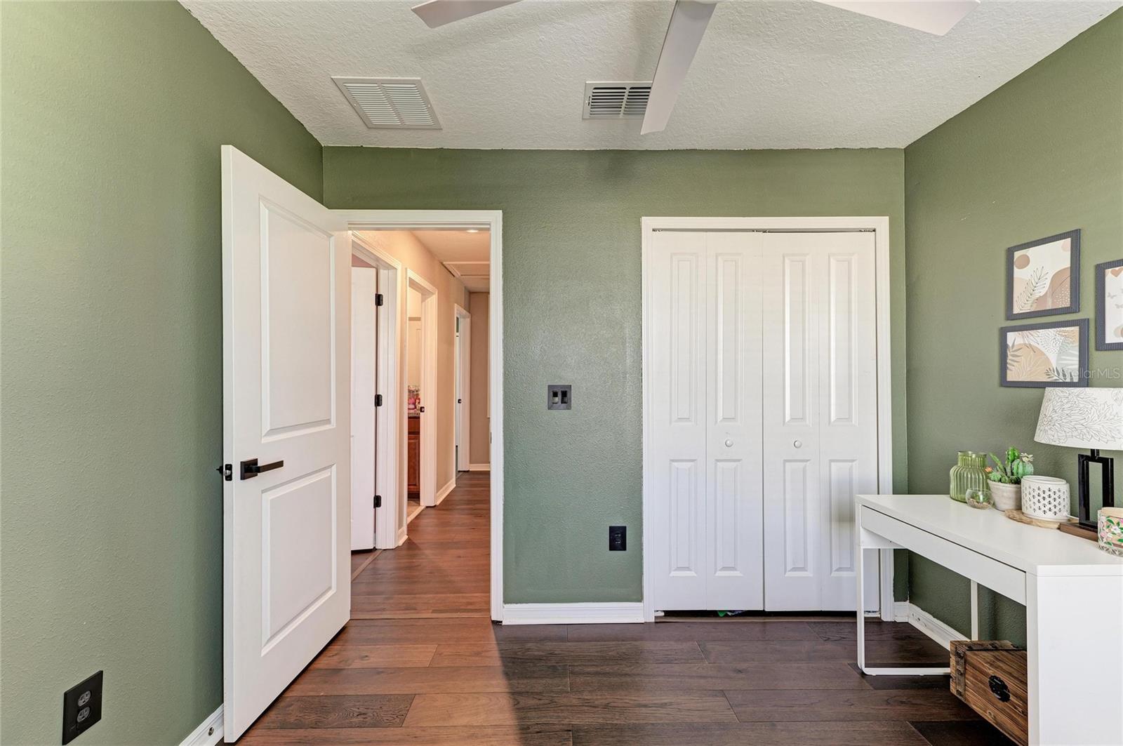 17112 YELLOW PINE ST — photo 34