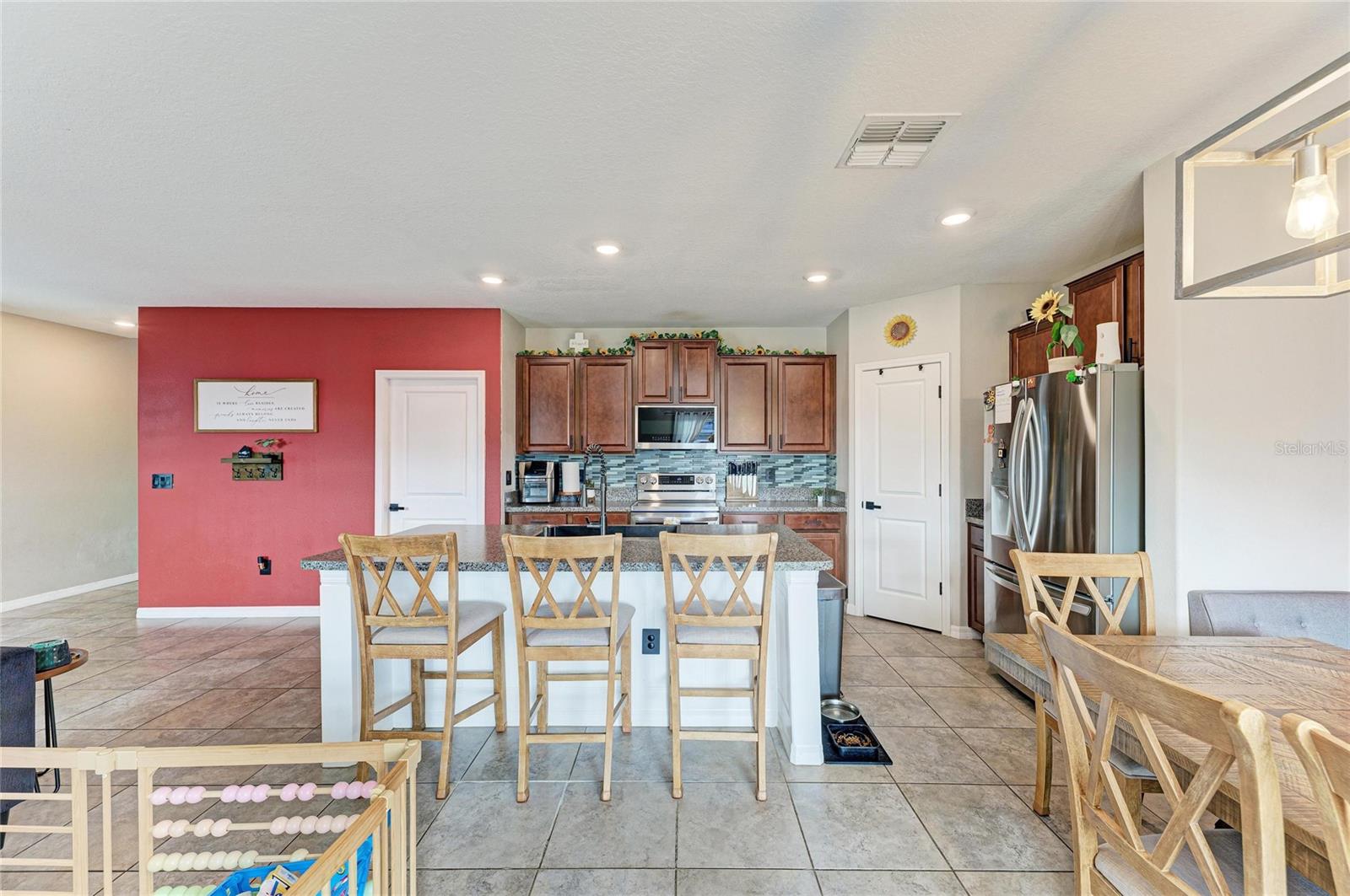 17112 YELLOW PINE ST — photo 19