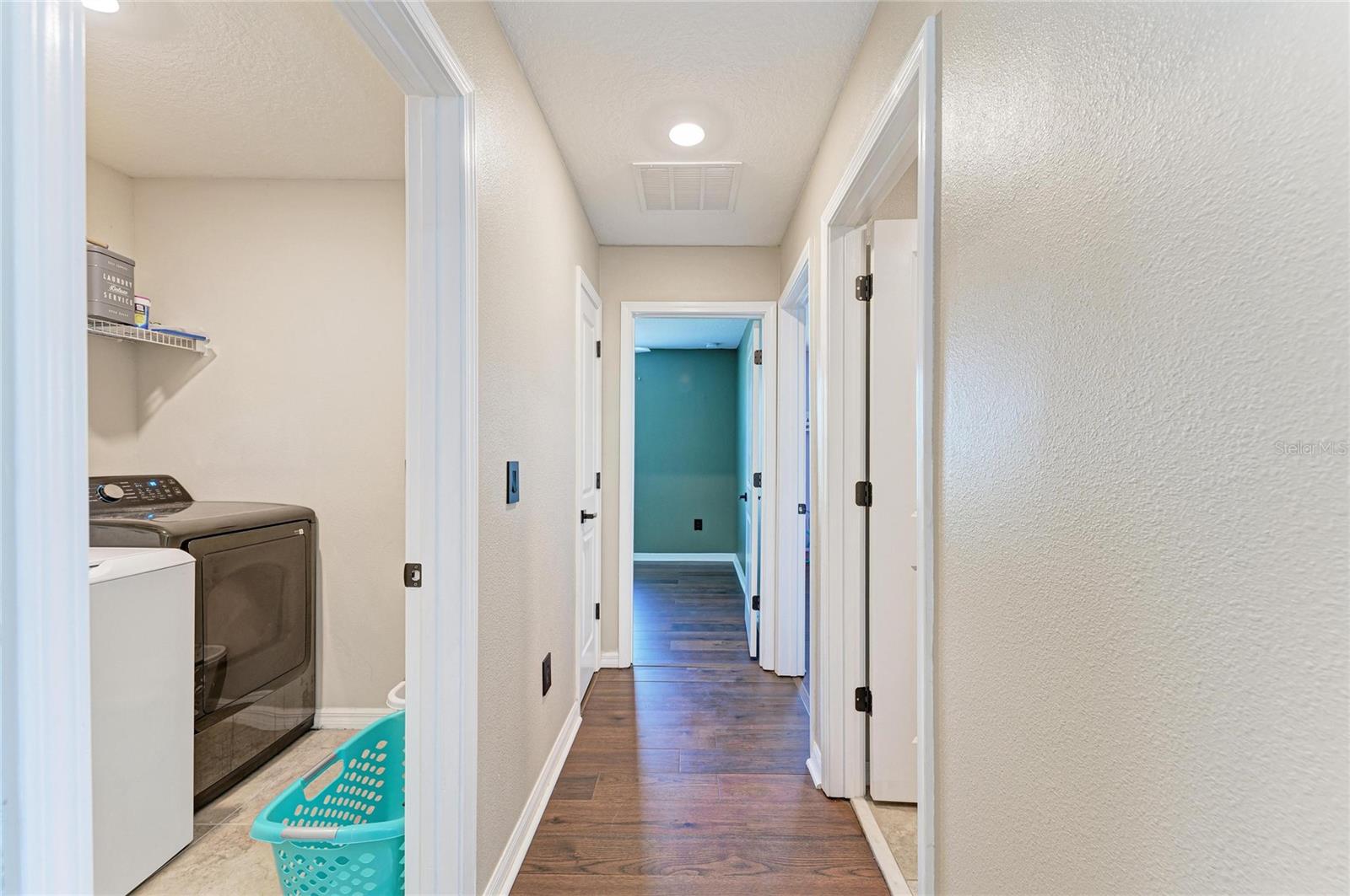 17112 YELLOW PINE ST — photo 30