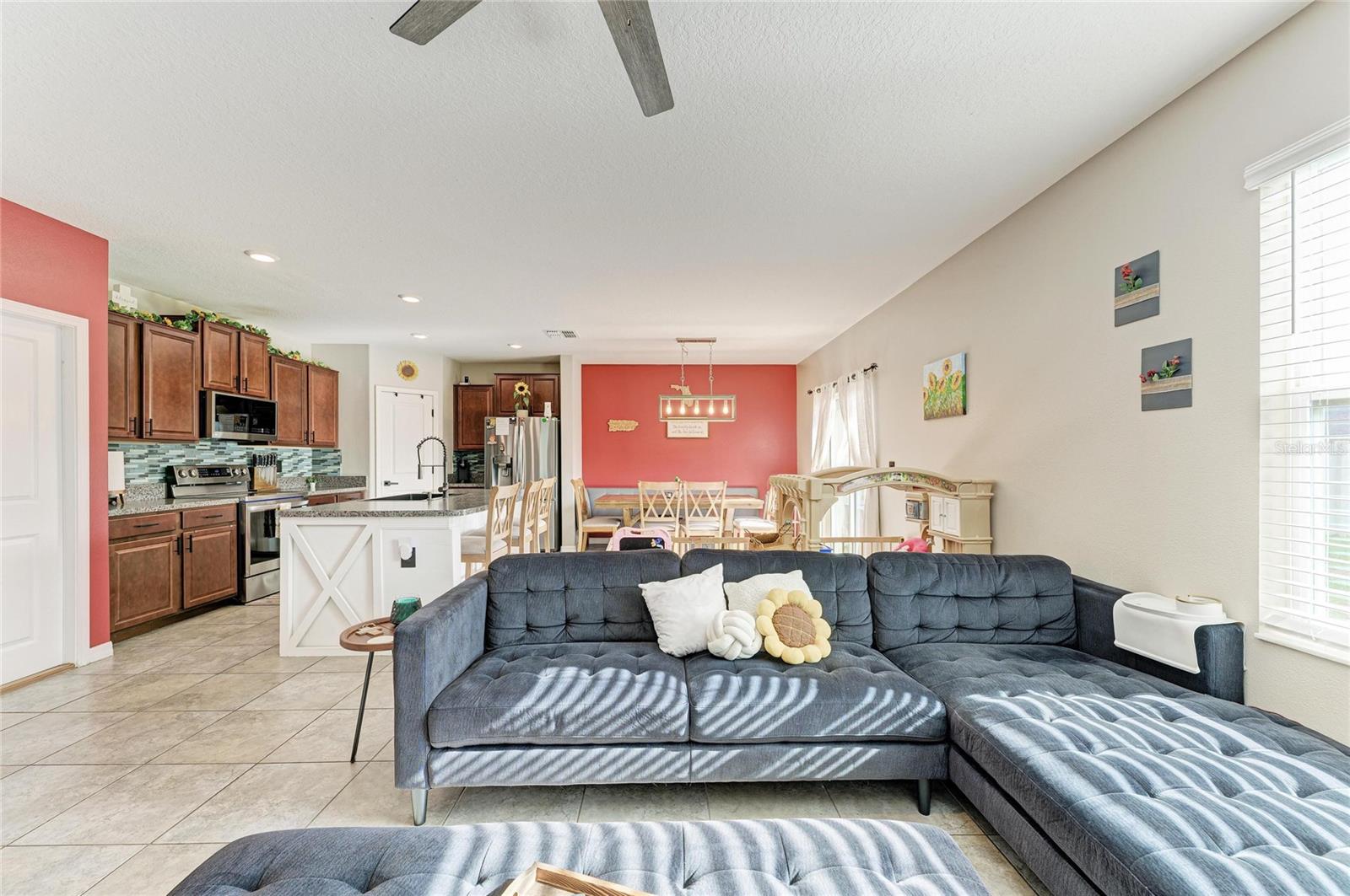 17112 YELLOW PINE ST — photo 14