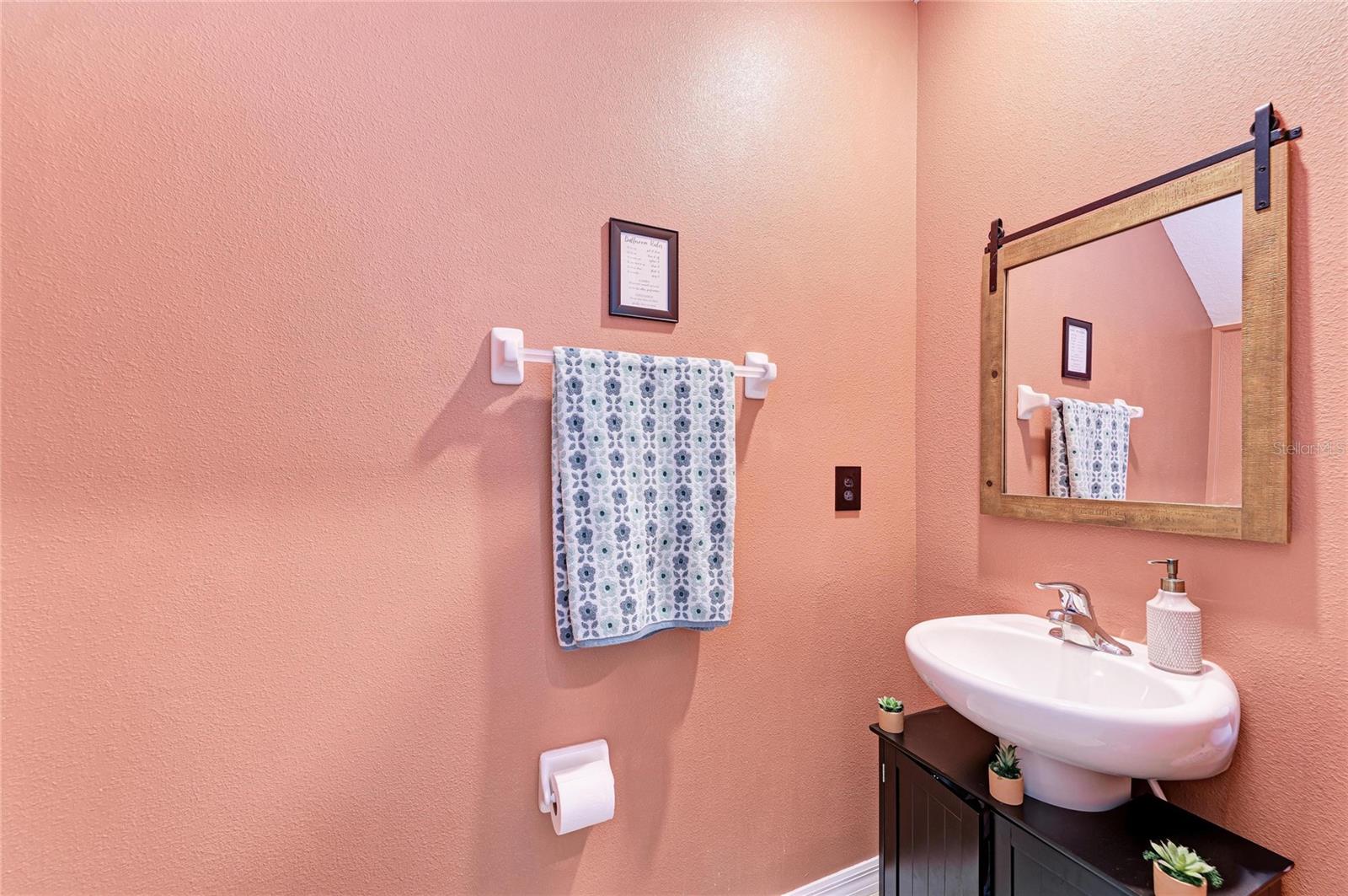 17112 YELLOW PINE ST — photo 35