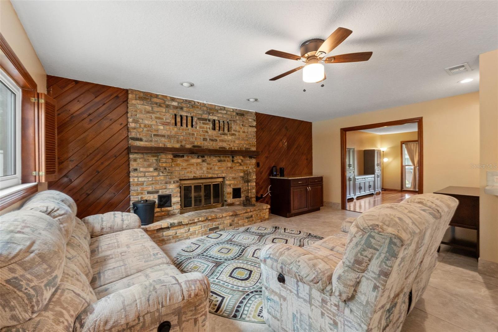 1357 DINSMORE CT — photo 17