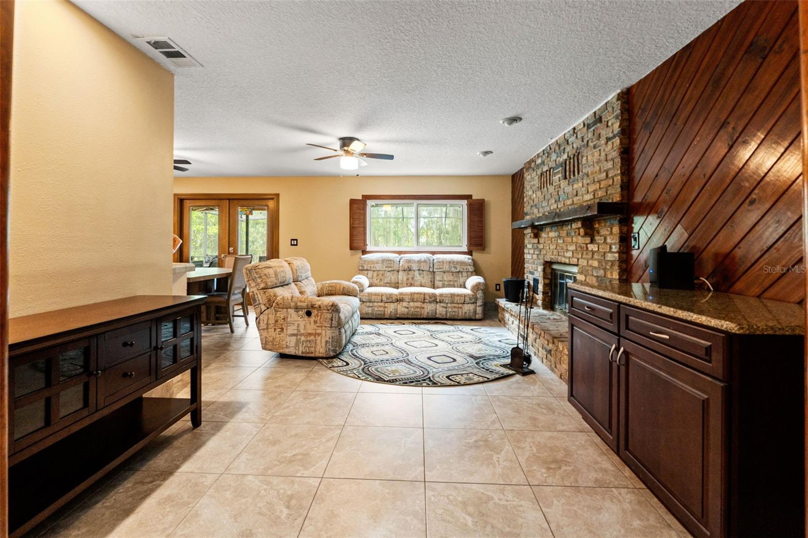 1357 DINSMORE CT — photo 18