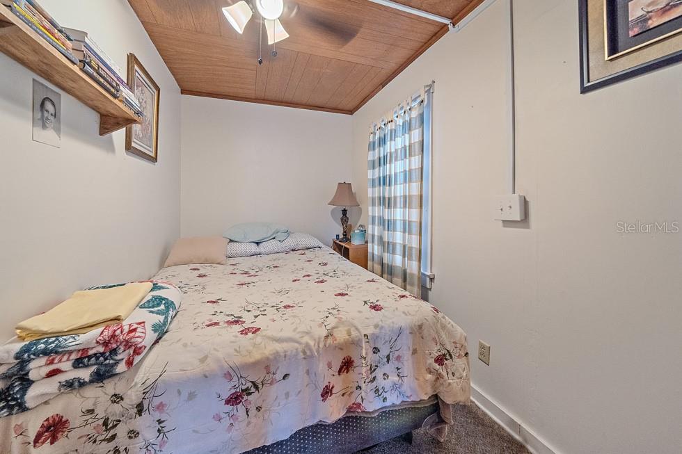 1126 GRABER AVE — photo 27