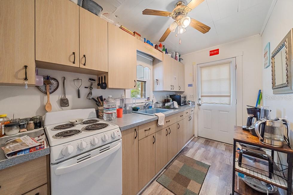 1126 GRABER AVE — photo 26