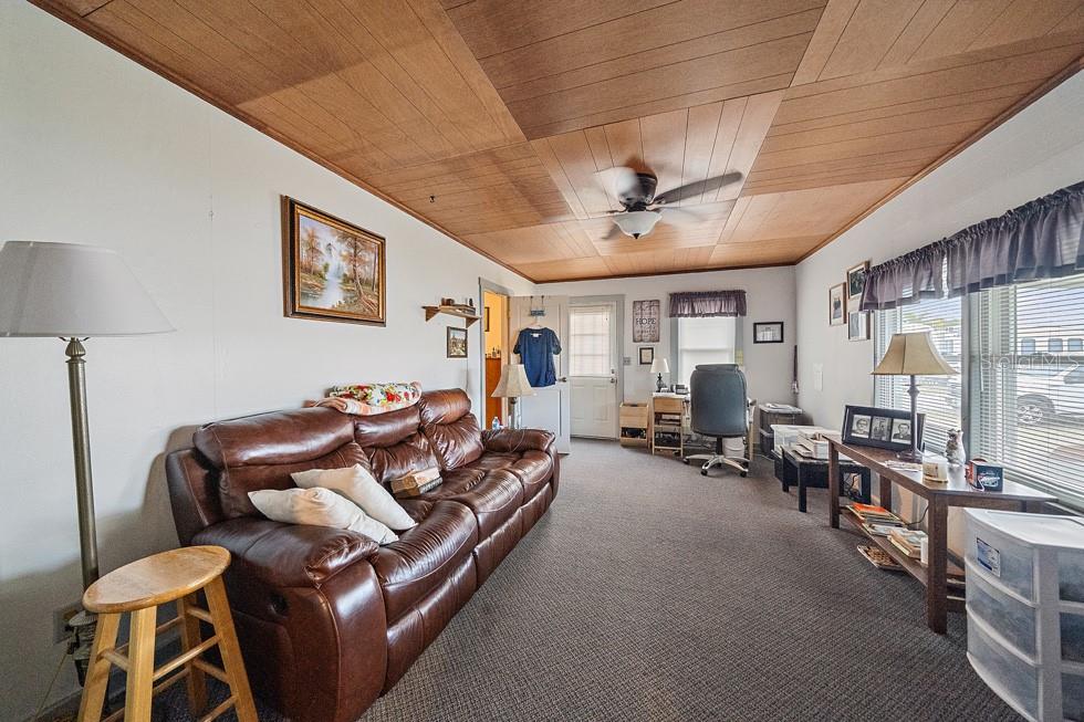 1126 GRABER AVE — photo 29