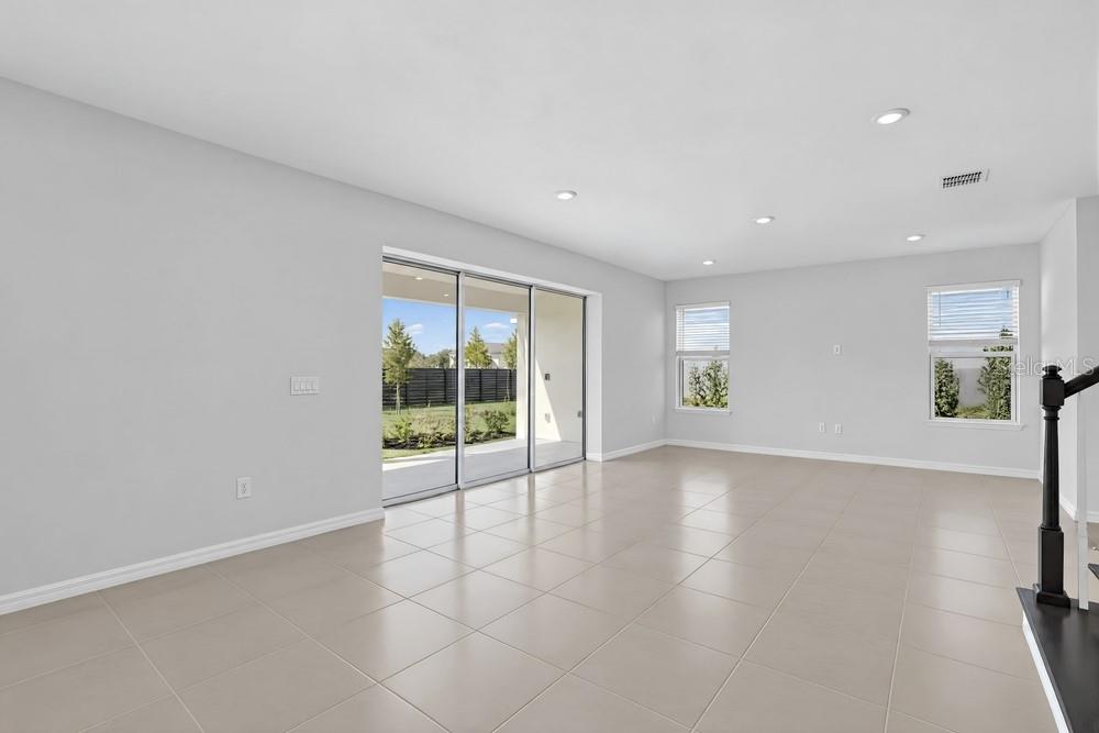14258 SAWMILL ST — photo 3