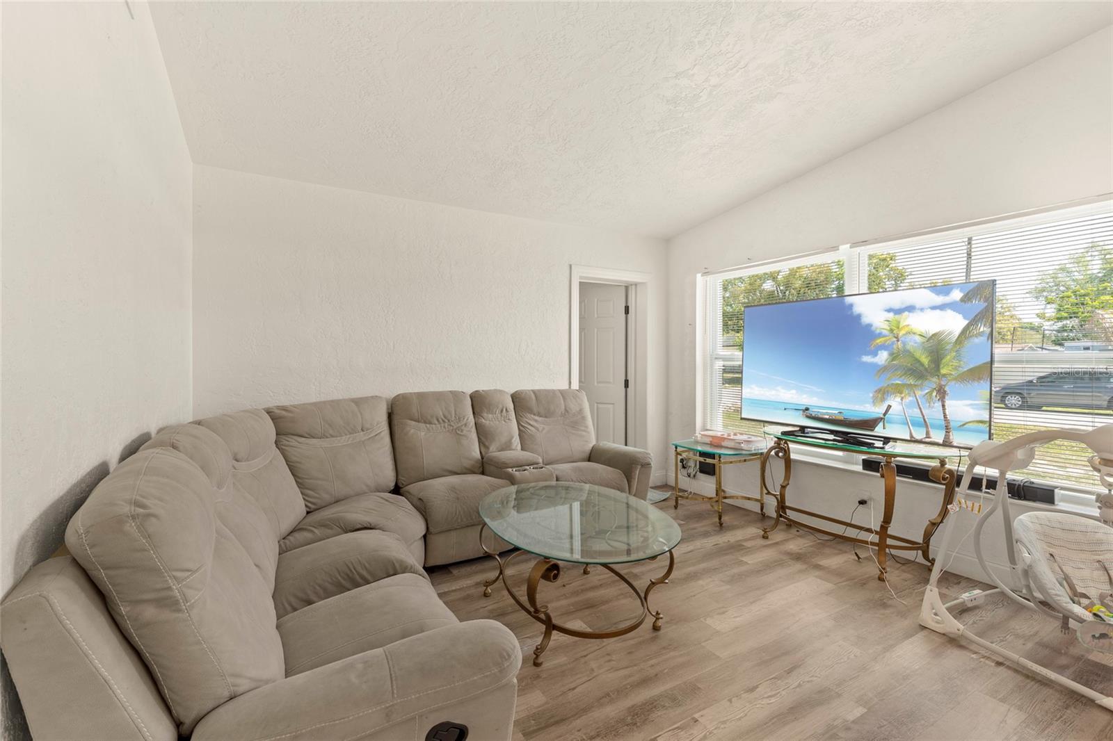 4821 ELFRIDA AVE — photo 6