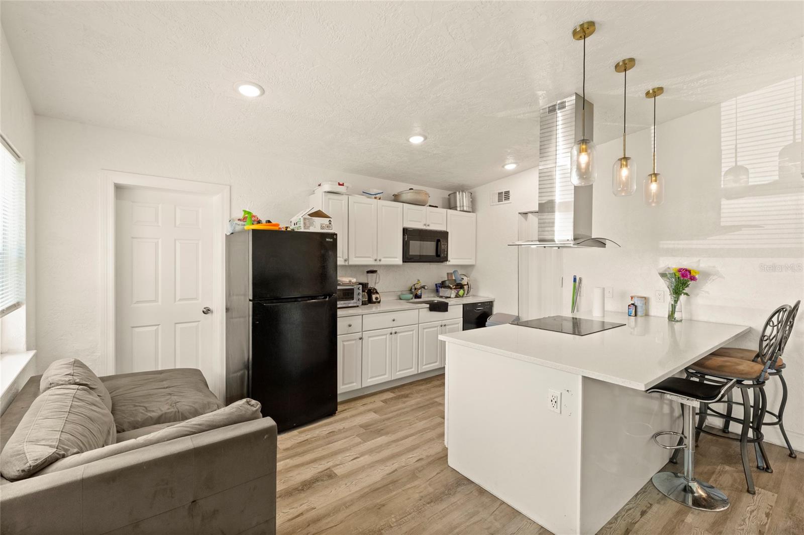 4821 ELFRIDA AVE — photo 2