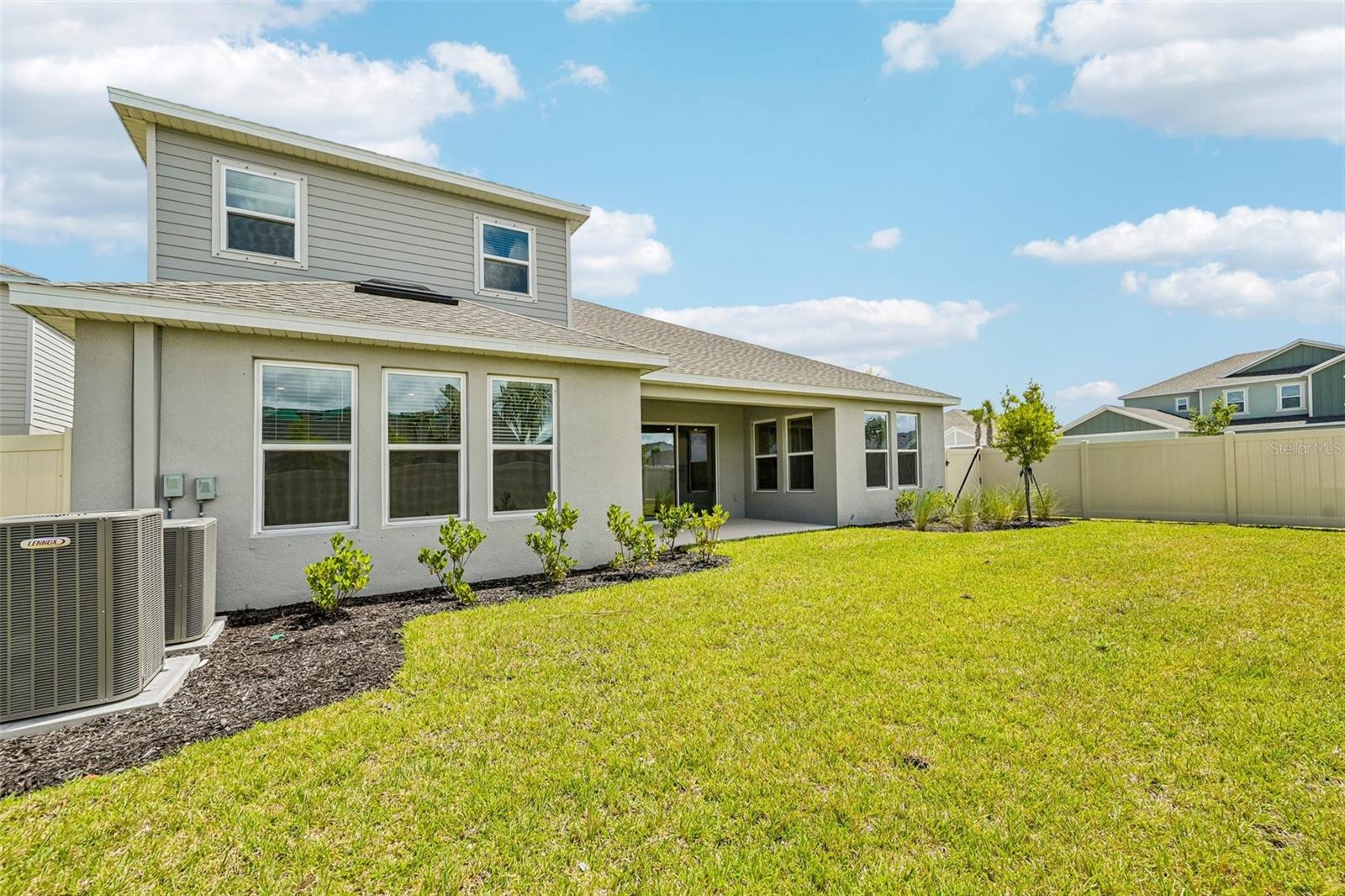 14223 SAWMILL ST — photo 40