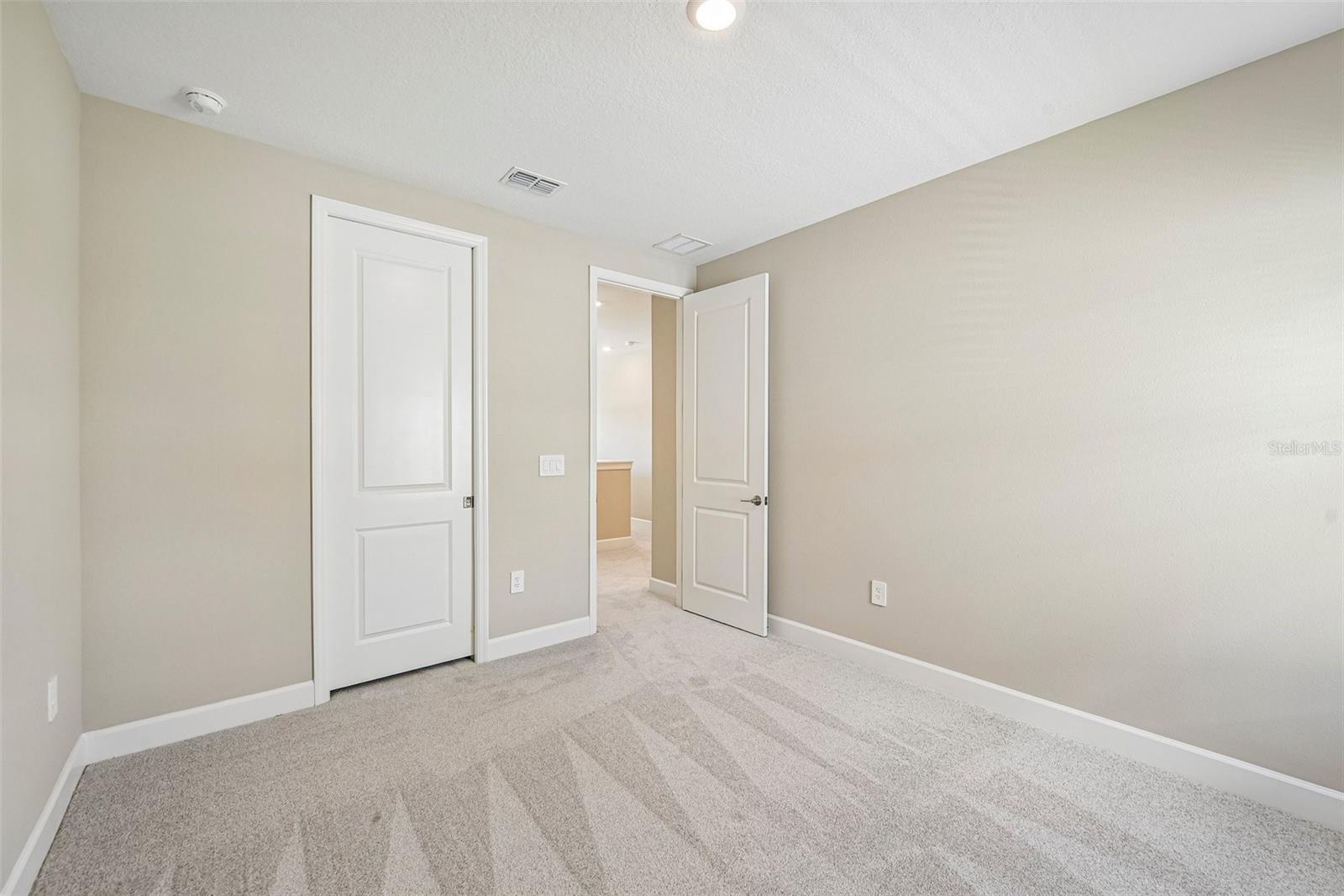 14223 SAWMILL ST — photo 23