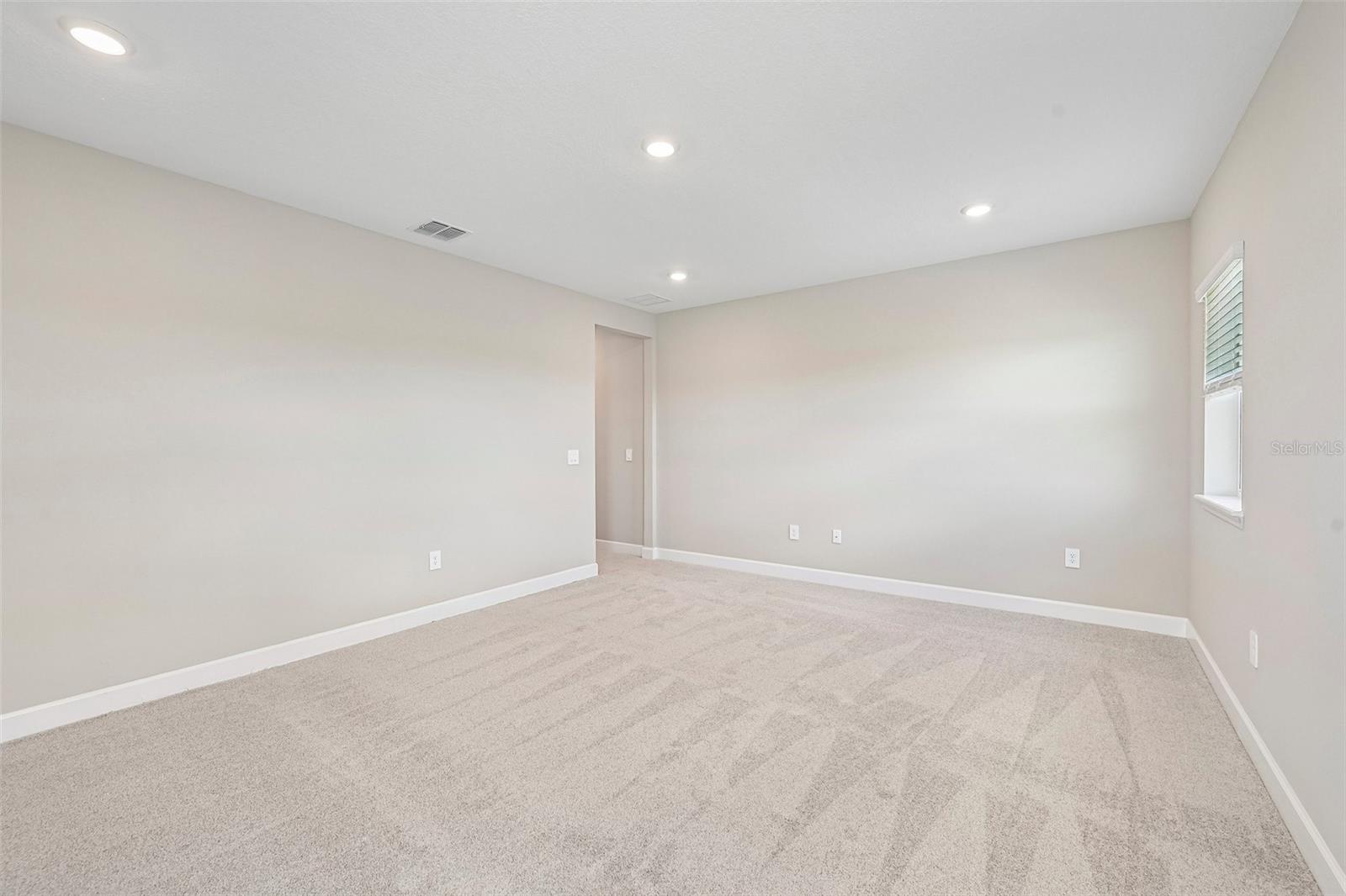14223 SAWMILL ST — photo 33