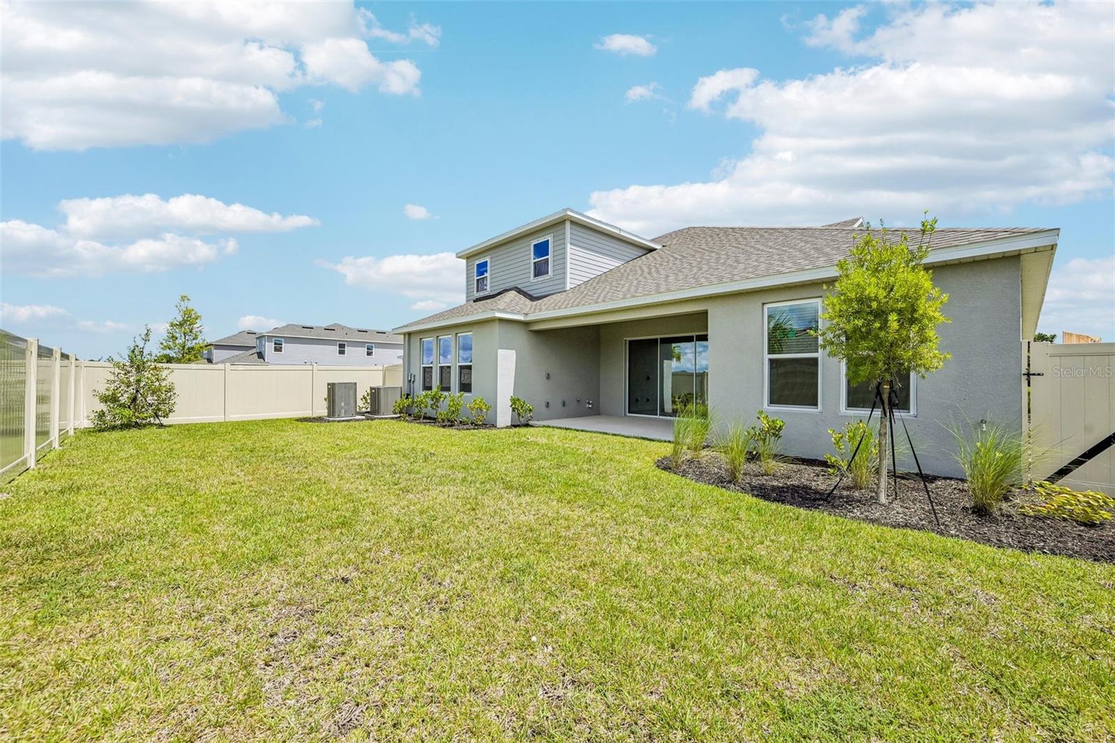 14223 SAWMILL ST — photo 39