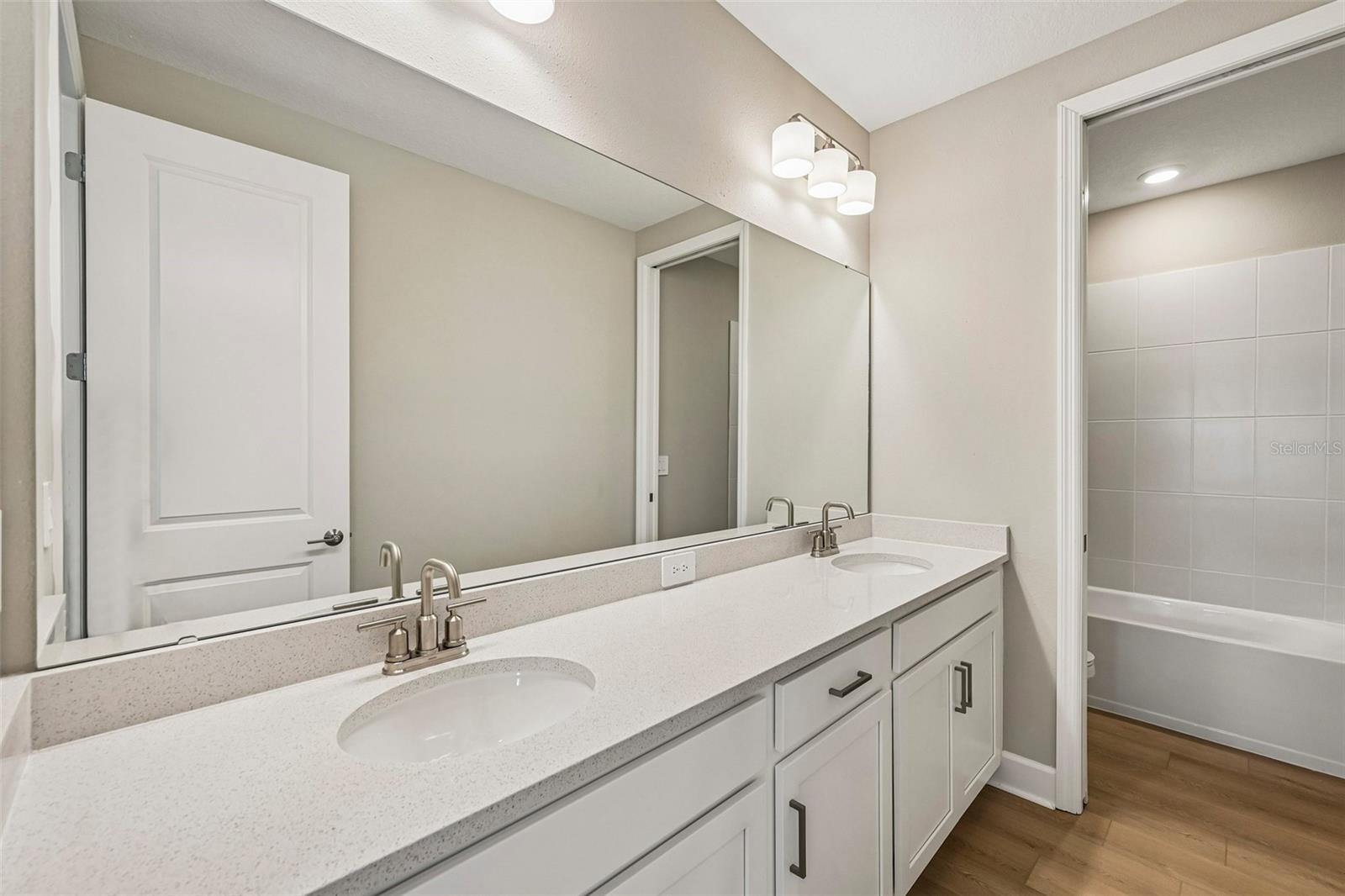 14223 SAWMILL ST — photo 24