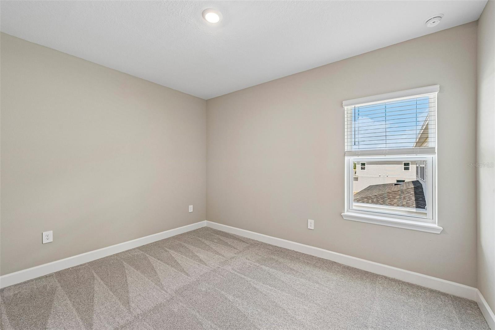 14223 SAWMILL ST — photo 30