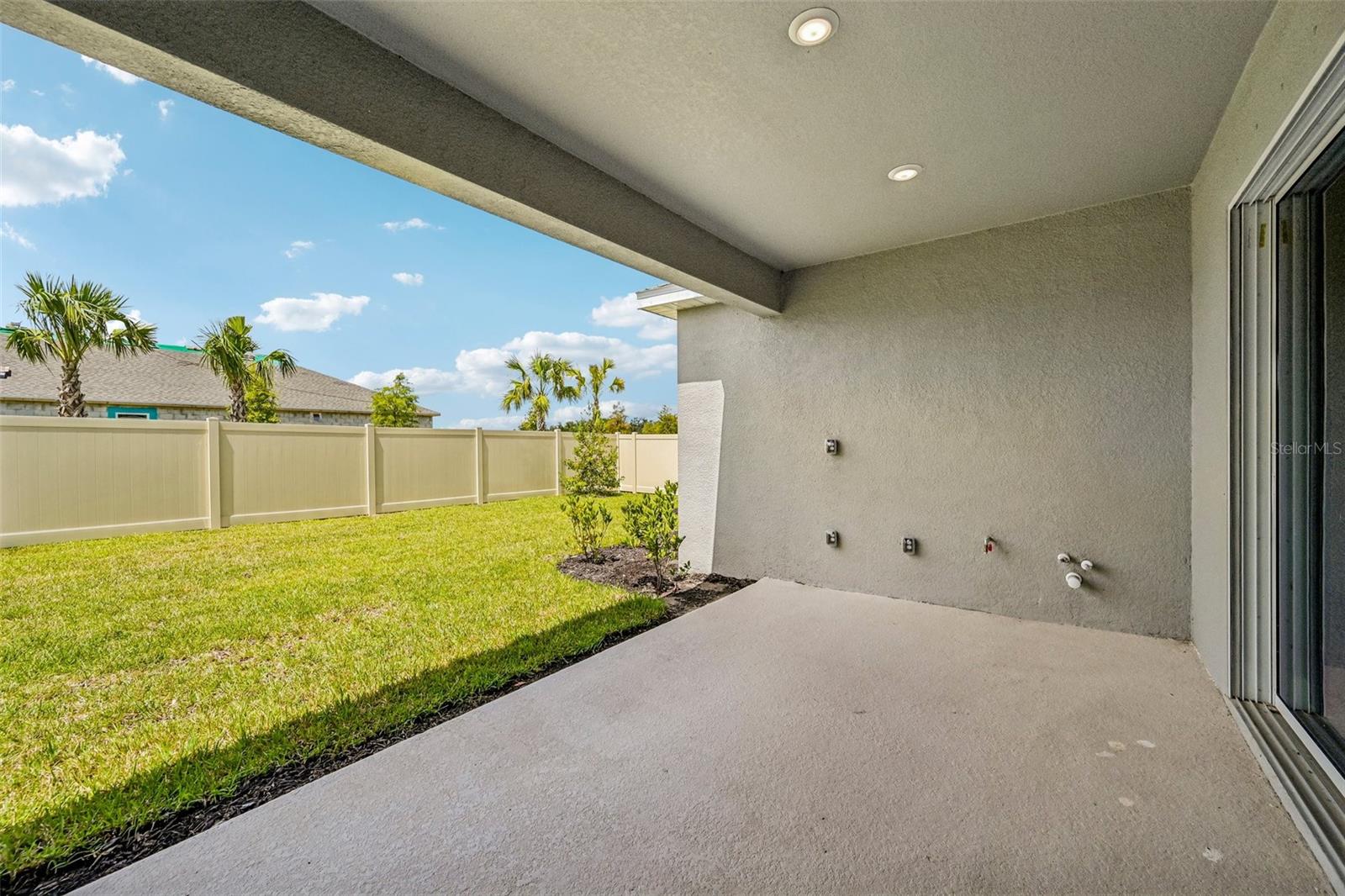14223 SAWMILL ST — photo 35