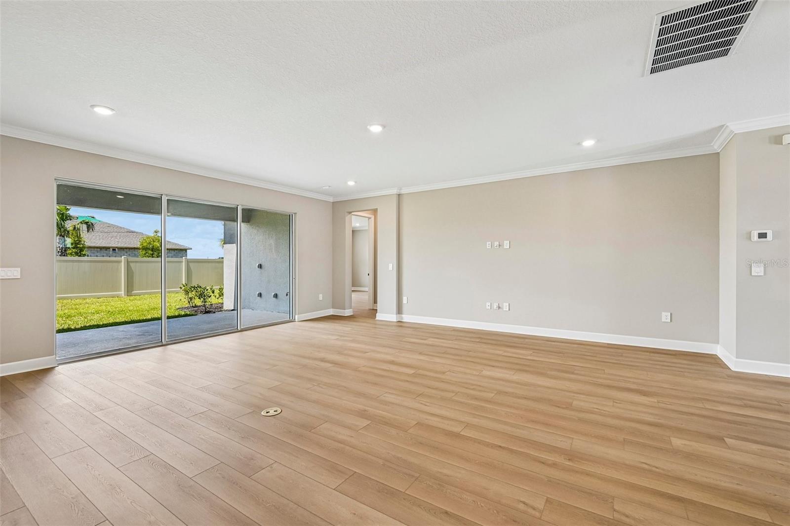 14223 SAWMILL ST — photo 3