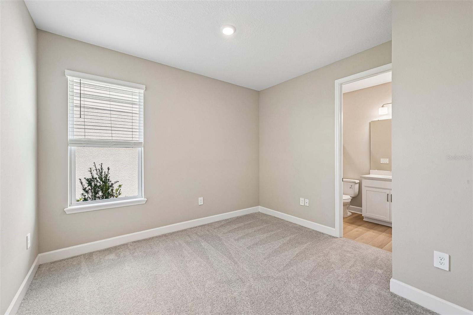 14223 SAWMILL ST — photo 27