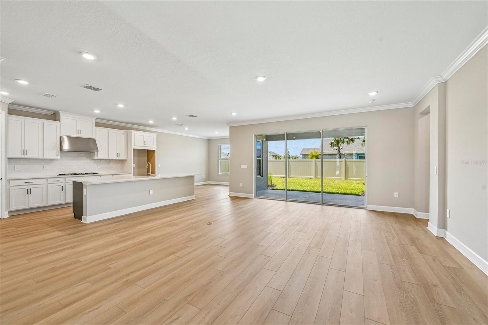 14223 SAWMILL ST — photo 10