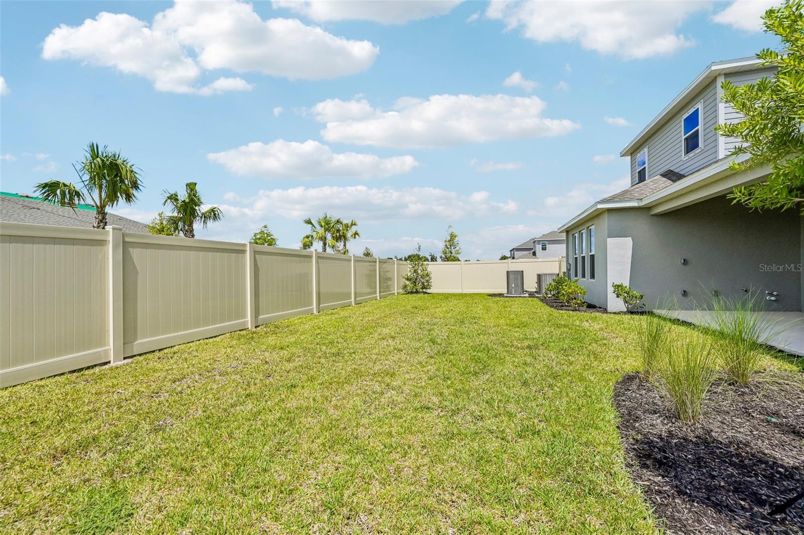 14223 SAWMILL ST — photo 37