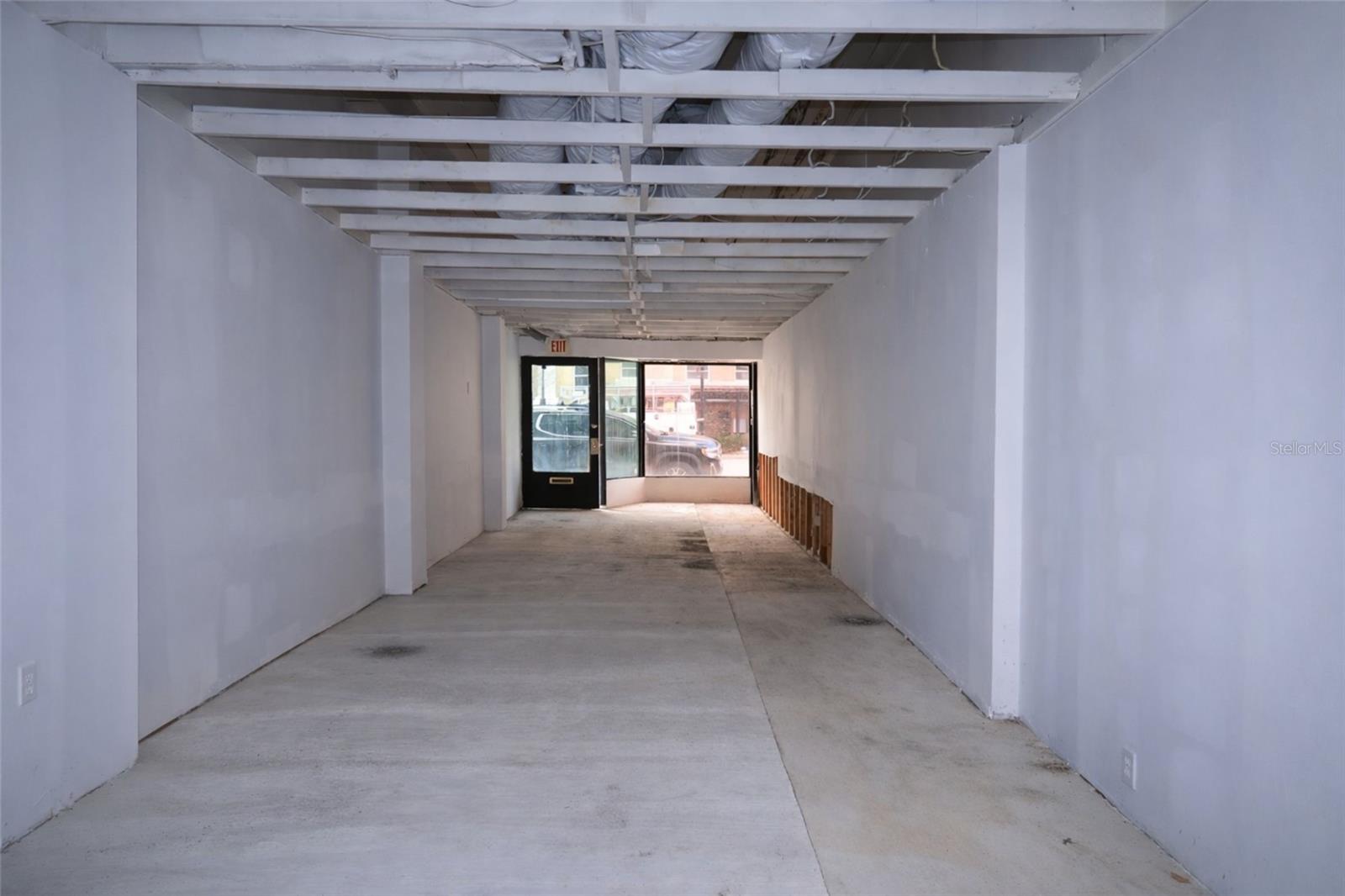 528 12TH ST W — photo 9