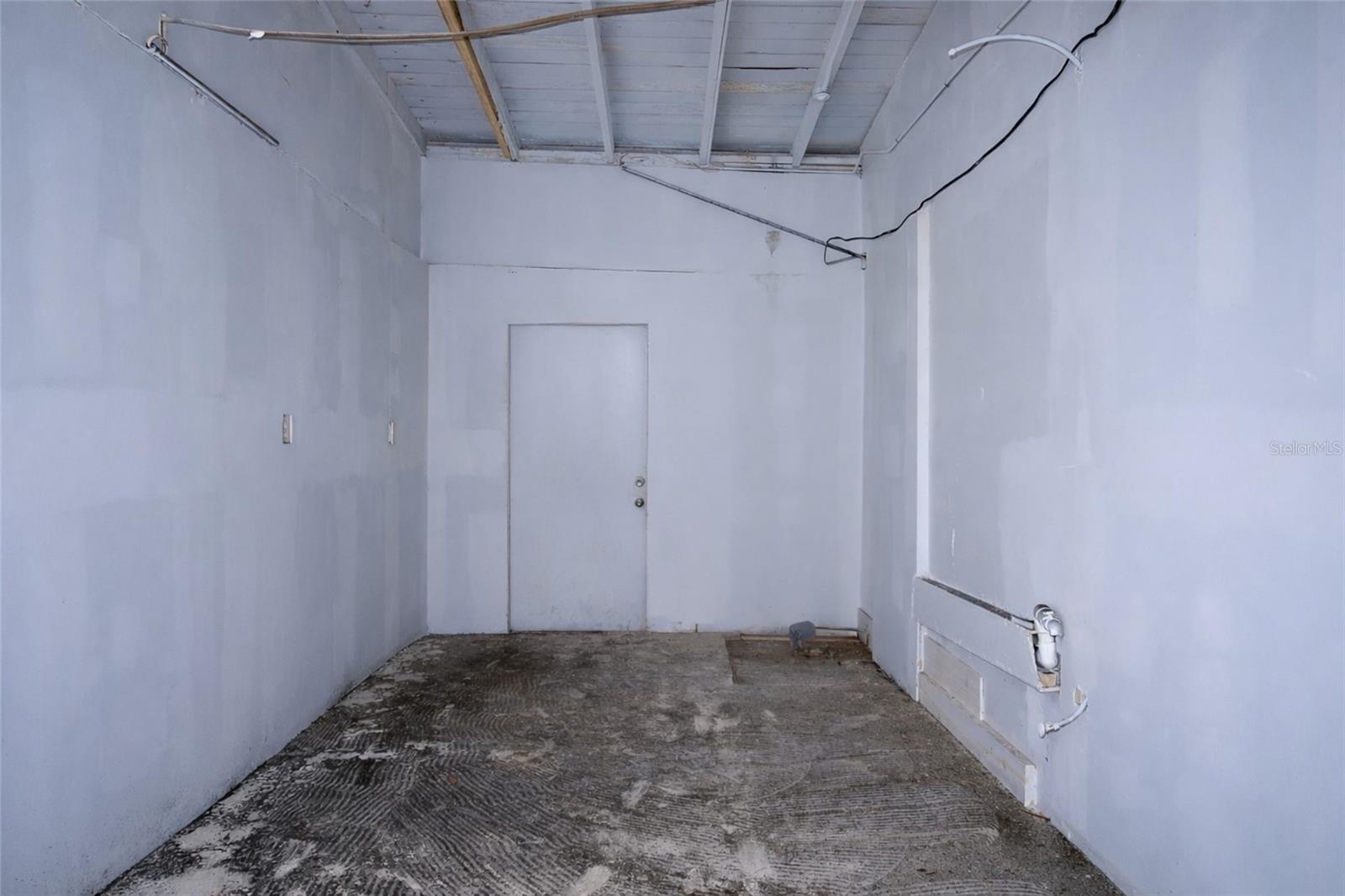 528 12TH ST W — photo 10