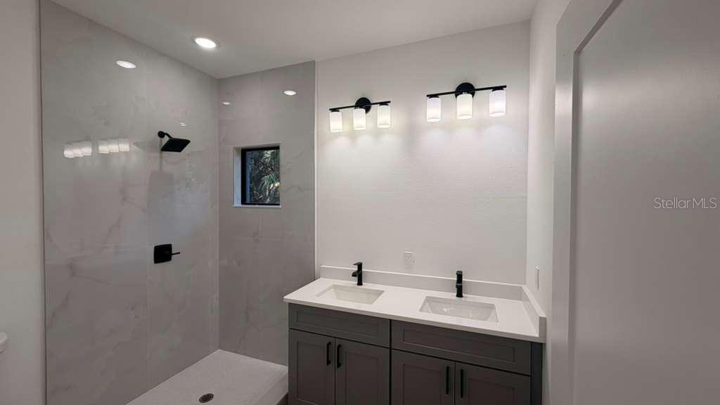2816 SILAS AVE — photo 31