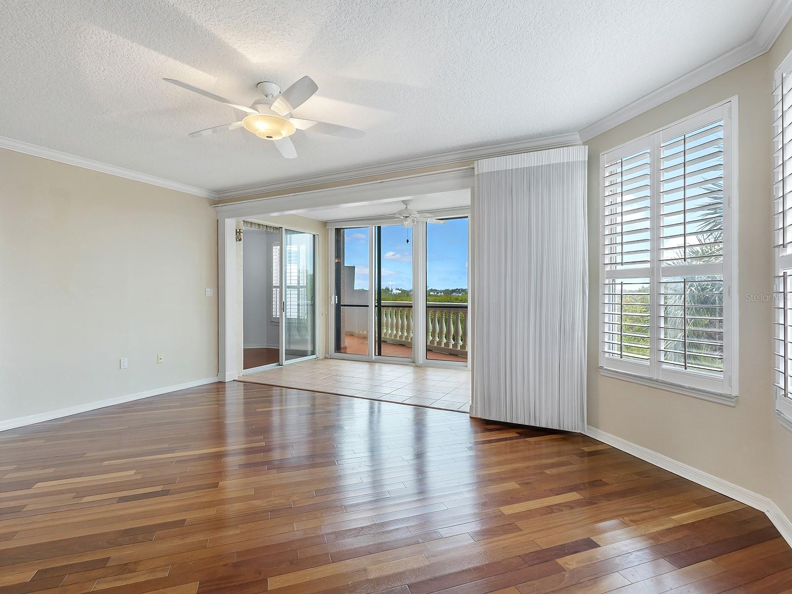 5420 EAGLES POINT CIR #106 — photo 26