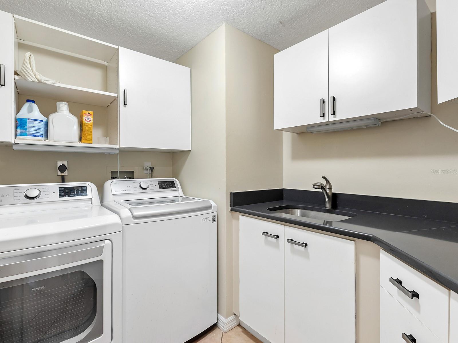 5420 EAGLES POINT CIR #106 — photo 33