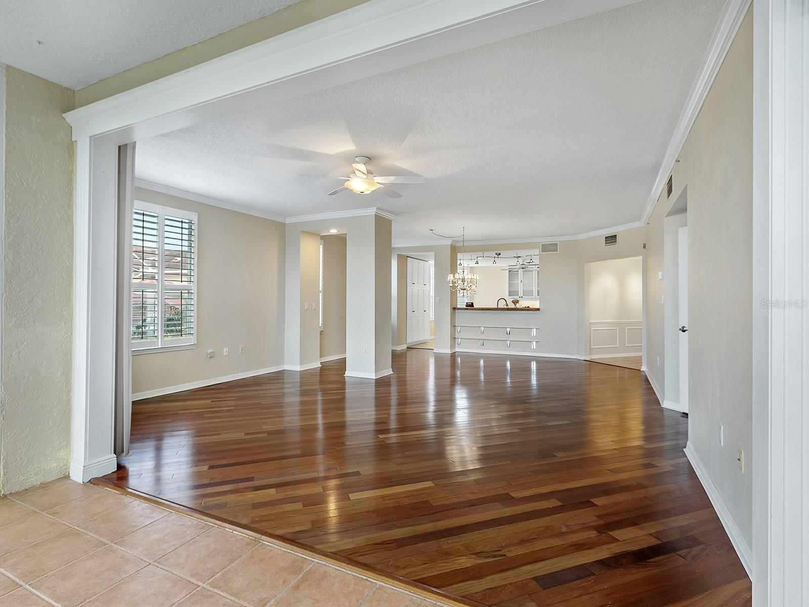 5420 EAGLES POINT CIR #106 — photo 25