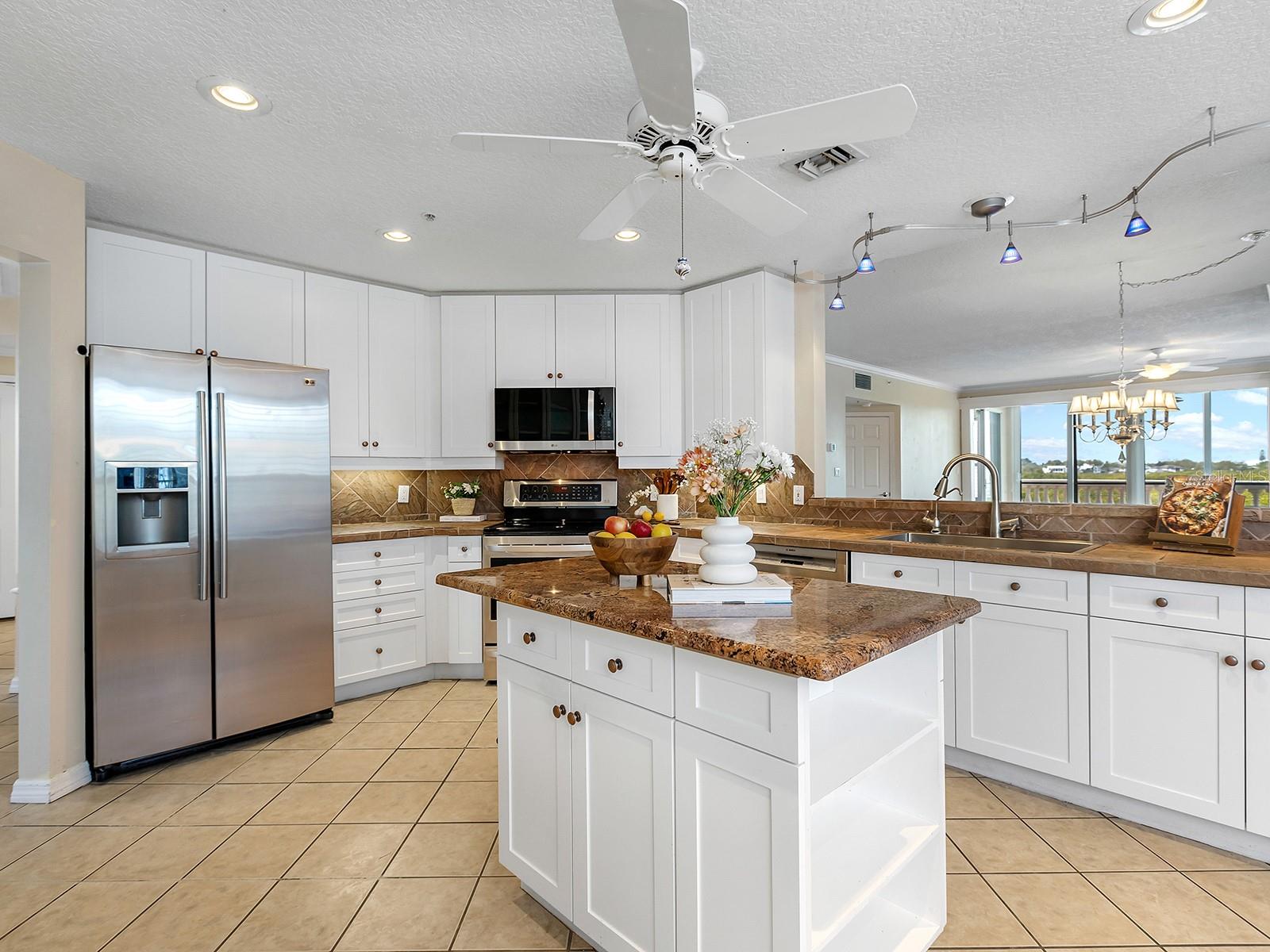 5420 EAGLES POINT CIR #106 — photo 11