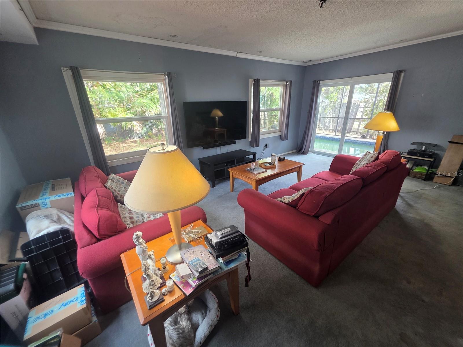 1015 RHODES AVE — photo 12