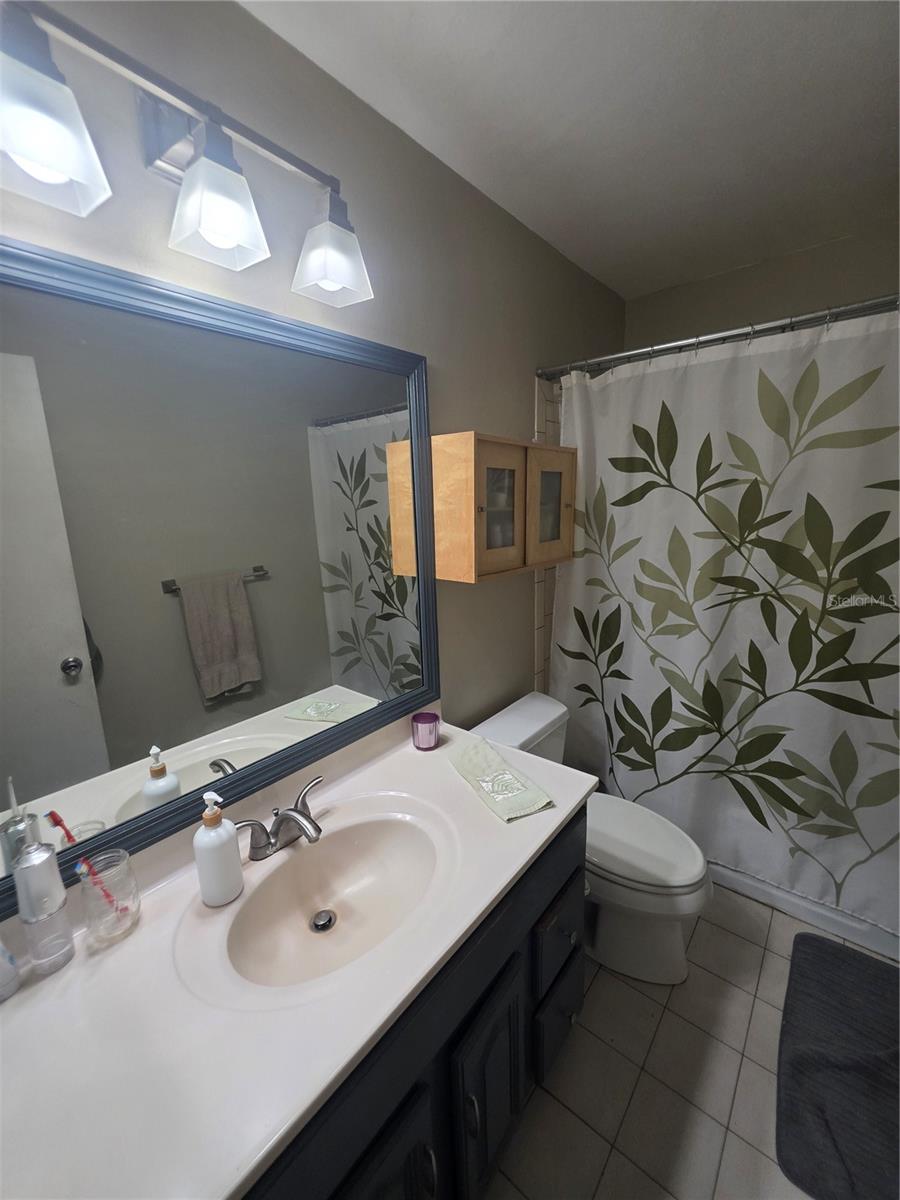 1015 RHODES AVE — photo 10