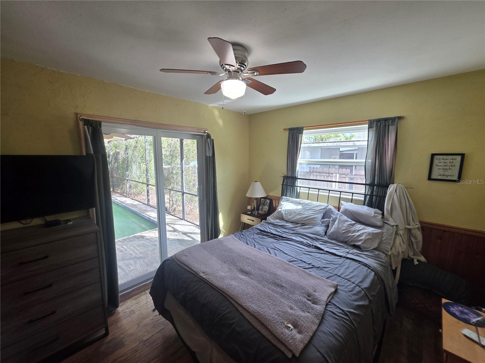 1015 RHODES AVE — photo 6