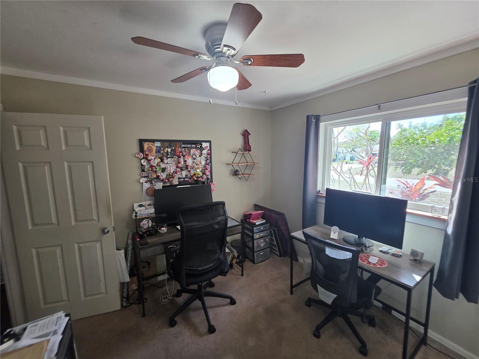 1015 RHODES AVE — photo 9
