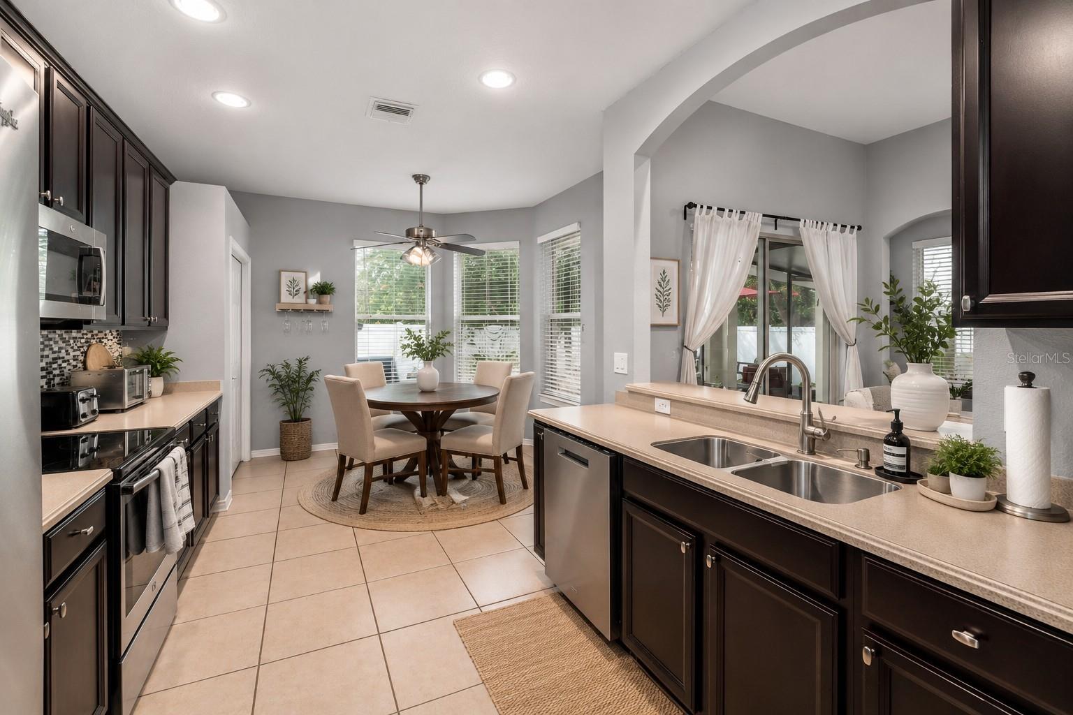 10207 AVELAR RIDGE DR — photo 6