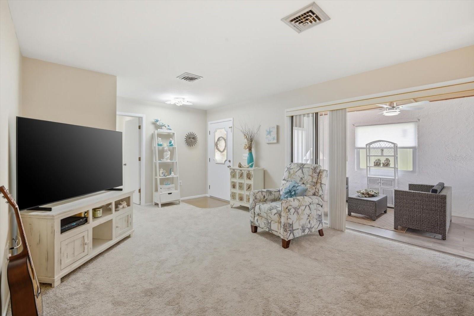 6108 PENNY LN — photo 3