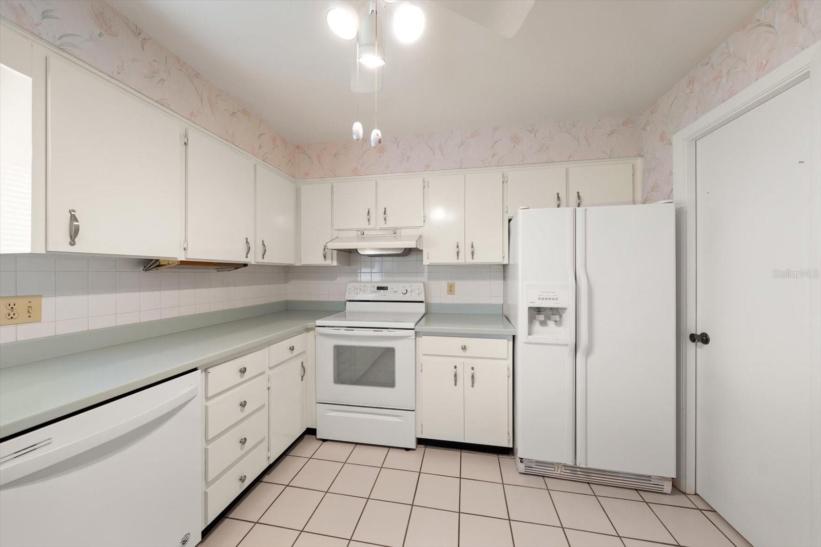 100 BLUFF VIEW DR #114A — photo 12