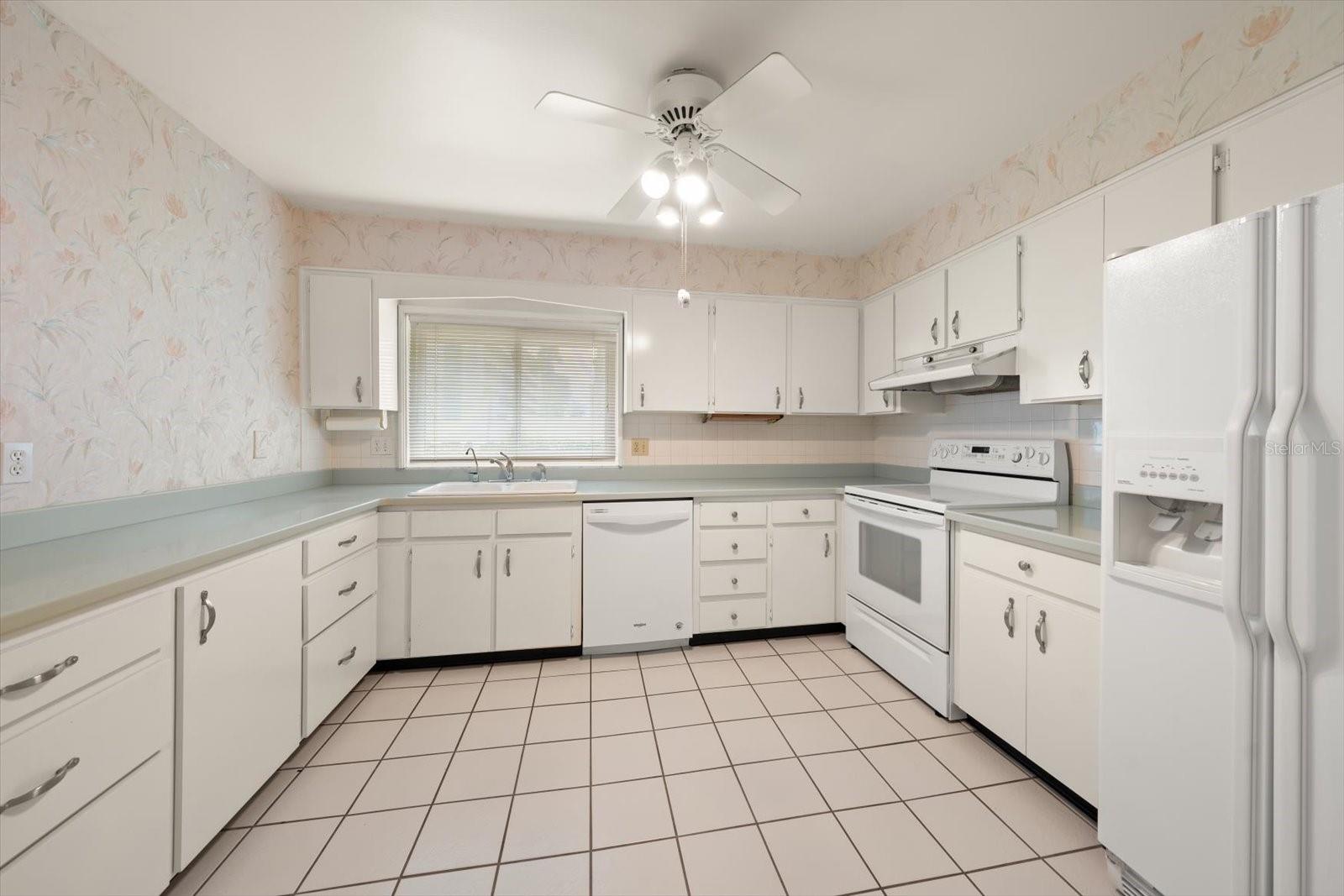 100 BLUFF VIEW DR #114A — photo 7