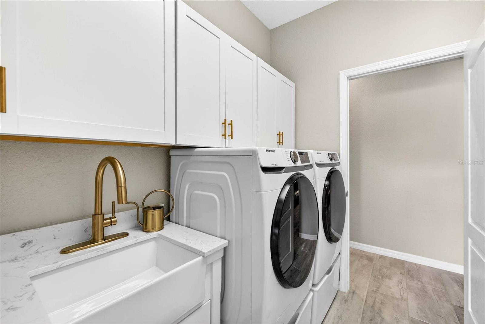 710 ACACIA CT — photo 39