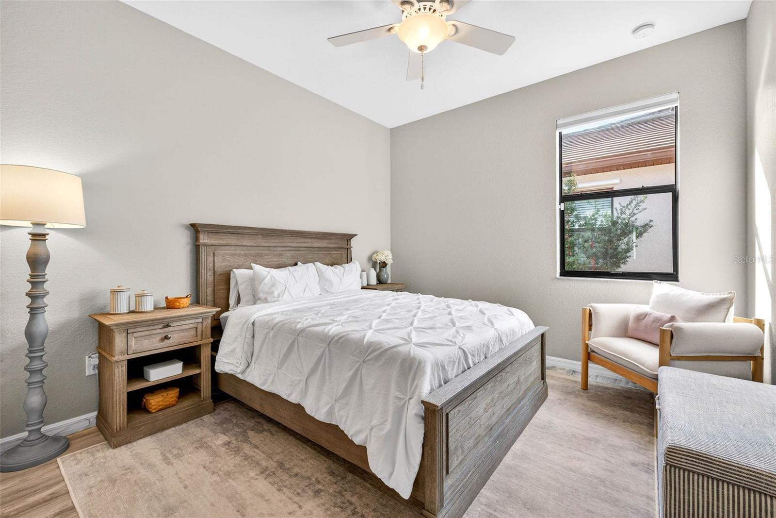 710 ACACIA CT — photo 25