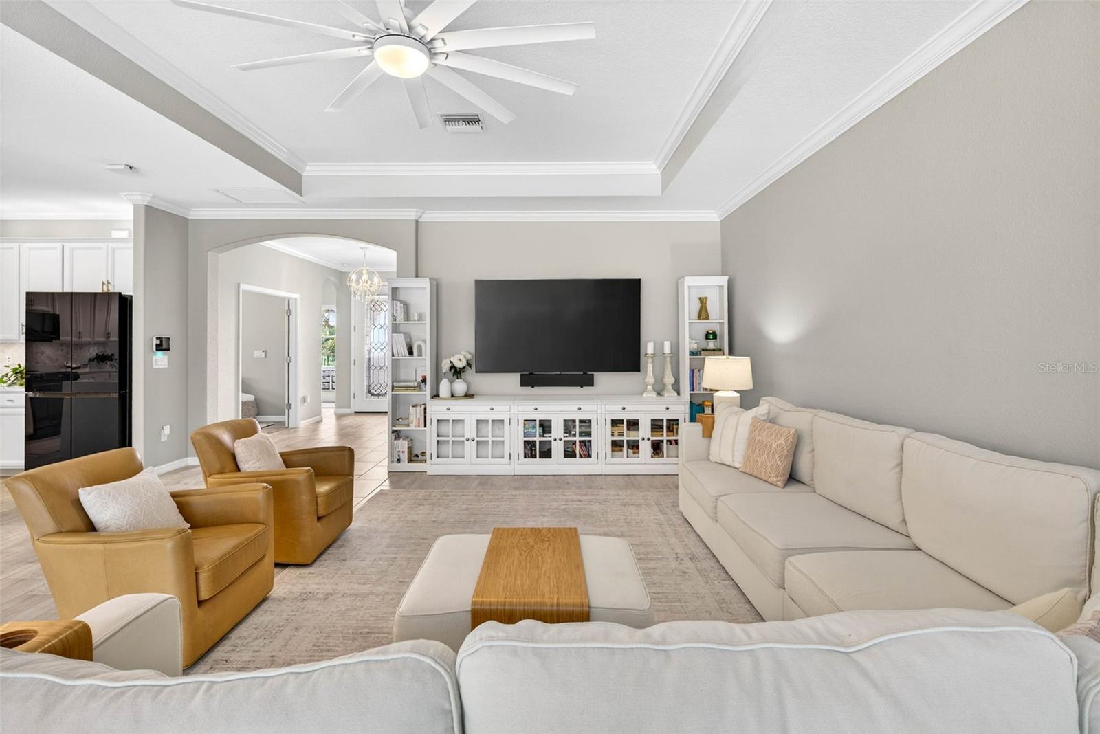 710 ACACIA CT — photo 9